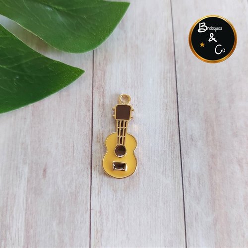 Breloque / pendentif instrument musique guitare - métal doré émaillé