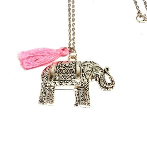 Sautoir grand pendentif éléphant, et pompon rose 