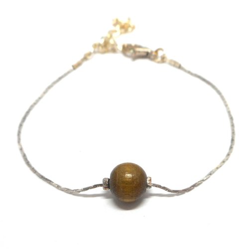 Bracelet minimaliste argenté, perles en bois naturel par breloques et cie