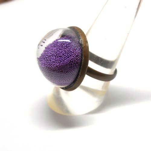 Bague globe en verre bronze microbilles violettes par breloques et cie