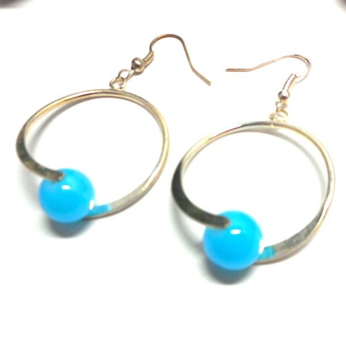 Boucles d'oreille style créoles perles turquoise par breloques et cie