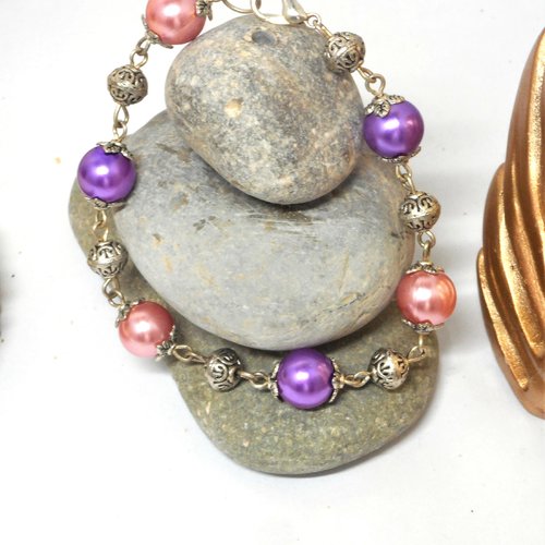 Bracelet argenté, perles roses et violettes par breloques et cie