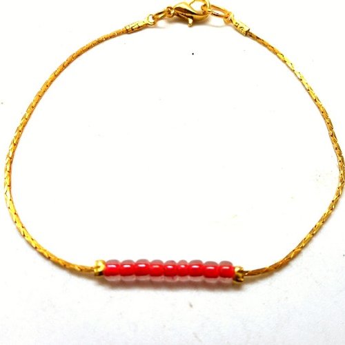 Bracelet minimaliste doré, perles rouges par breloques et cie