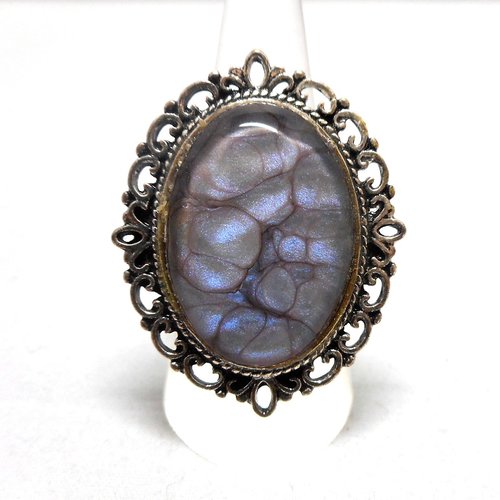 Bague réglable argentée peinte a la main ton mauve par breloques et cie