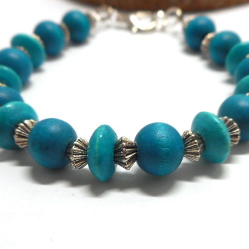 Bracelet perles de bois turquoises et argentées par breloques et cie