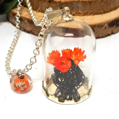 Collier sautoir globe en verre bouquet orange perle filée par breloques et cie