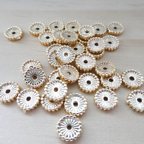 8 perles intercalaires style heishi 7mm laiton doré clair, perles rondelles striées or clair (phpm05)