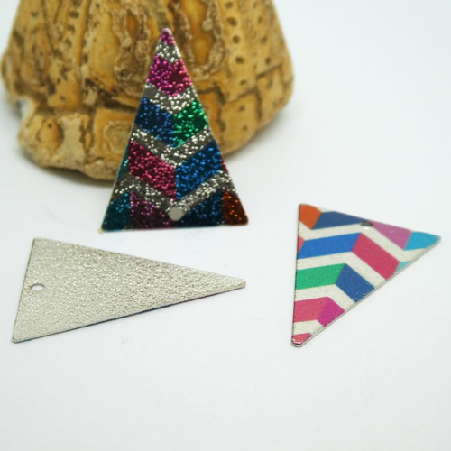 2 breloques triangle pailleté 25*18mm imprimé géométriques, rayures multicolore - dos argenté pailleté (8sbdp50)