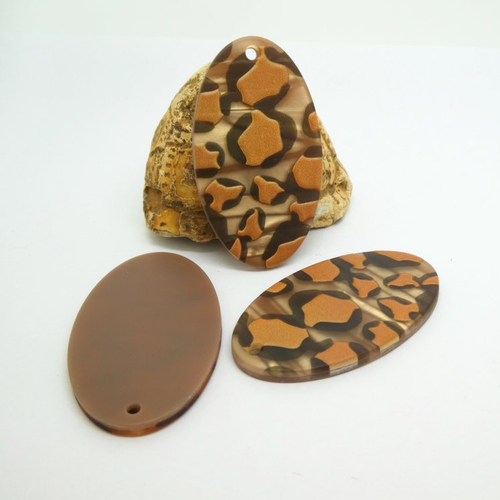 2 pendentifs ovales en acrylique 45*25mm imprimé léopard marron et ocre (kr160)