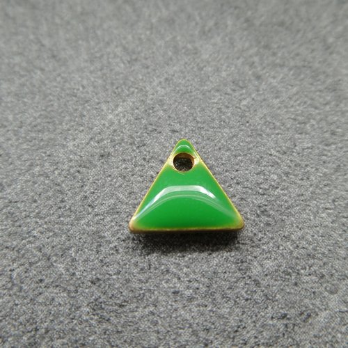 6 sequins émaillés triangle 8*7mm vert - base en cuivre doré (8ssq110)