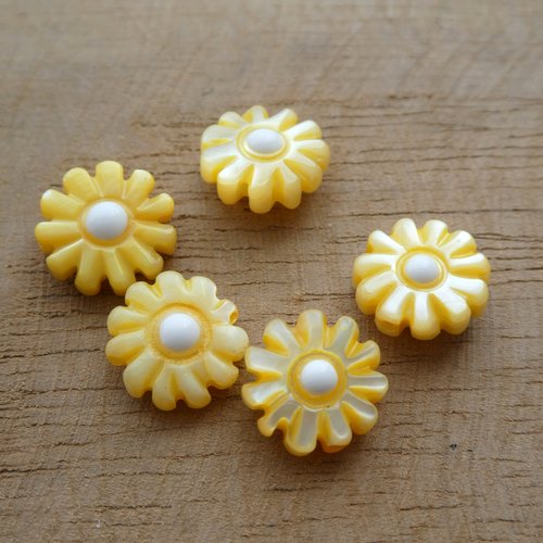 Perle marguerite en nacre 10mm coloris jaune - à l'unité (fm02)