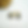 1 petite breloque forme ovale 14*8mm jaspe dalmatien et attache dorée (phpg06)