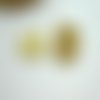 Paire boucle d'oreille puce carré relief 15*12mm avec 1 boucle doré (8sbo95)