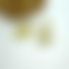 Paire boucle d'oreille puce triangle avec billes 16*13mm avec 1 boucle doré (8sbo98)