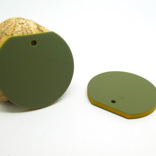 1 pendentif rond en résine vert kaki, 34*32mm (8sbr38)