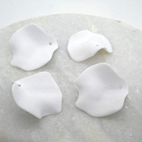 5 breloques, pendentifs pétale de fleur acrylique, 28*24mm, blanc (m03)