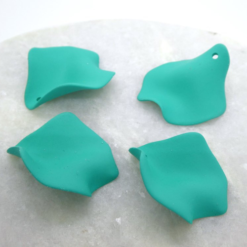5 breloques, pendentifs pétale de fleur acrylique, 28*24mm, vert océan (m11)