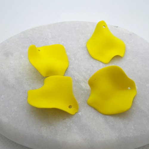 5 breloques, pendentifs pétale de fleur acrylique, 28*24mm, jaune (m13)