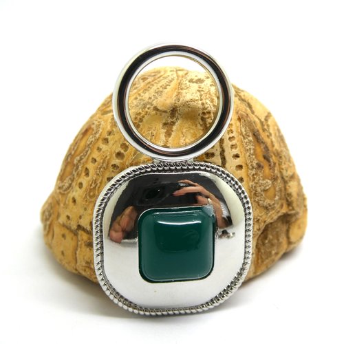 1 pendentif style ethnique, forme rectangle, 40*24mm argenté et cabochon en résine vert (phba03-b)