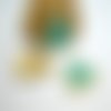 2 pendentifs, breloques coeur 25*20mm, doré et émail vert (kbd89)