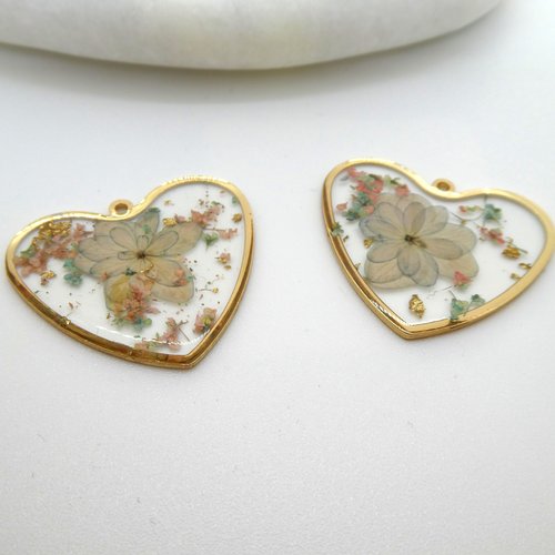 2 pendentifs coeur 32x27mm fleurs séchées rose et feuille d'or - breloque coeur fleur pressée (np19)