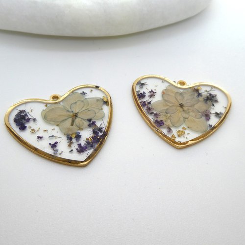 2 pendentifs coeur 32x27mm fleurs séchées bleu et feuille d'or - breloque coeur fleur pressée (np23)