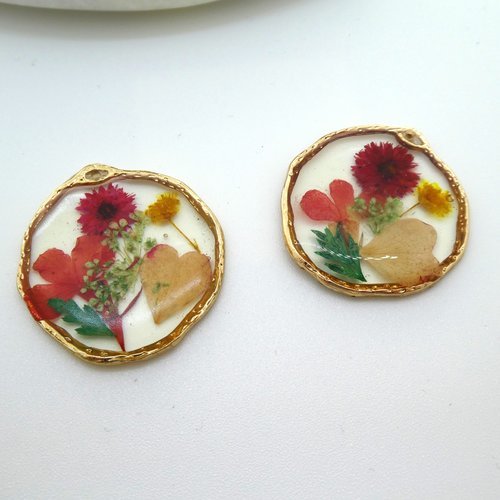 2 pendentifs ronds irréguliers  fleurs séchées rouge, jaune - 34x30mm (np33)