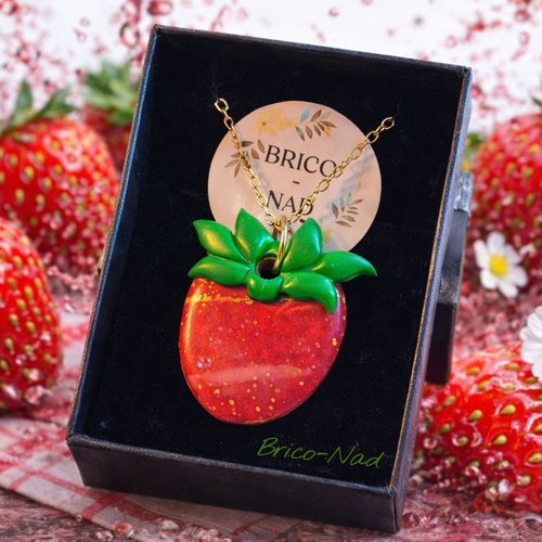Collier fraise –
