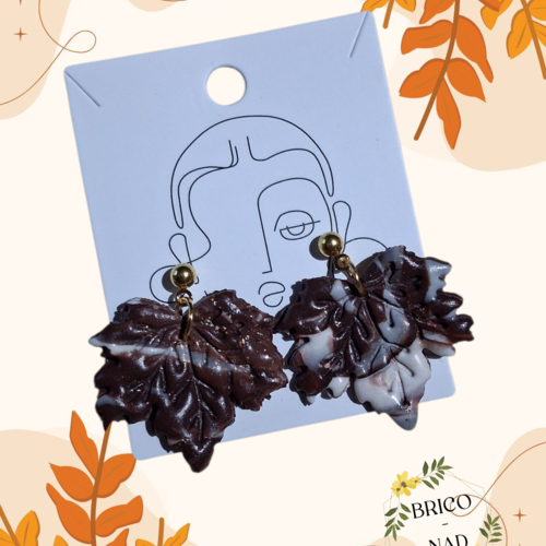 Boucles d’oreilles feuilles en pâte polymère – marron & blanc