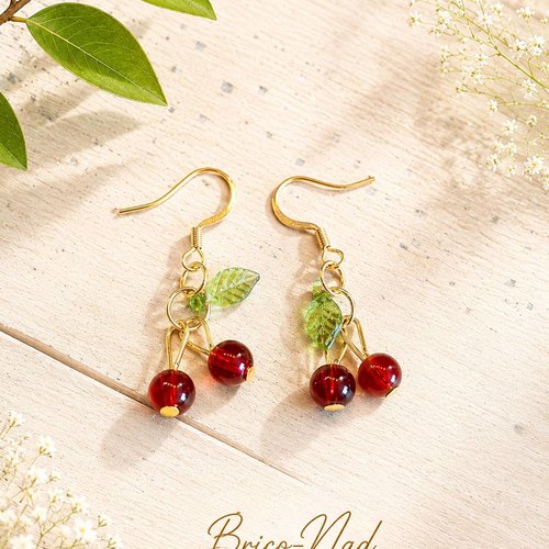 Boucle d'oreille cerise