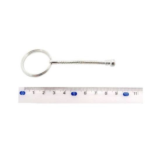 Porte clés rond  argenté  taille  8.5cm . unitaire.n°973