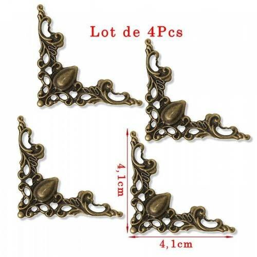 Coin bronze modèle a  baroque .taille environ 41x41mm . lot de 4pcs. n°61