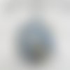 N° 53 boule artichaut en tissu h bleu avec motif argenté  et gris avec de l'argenté à accrocher dans le sapin h