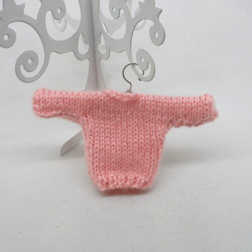 N°74 mini pull  rose avec cintre argenté à suspendre n°15