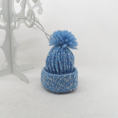 N°27 petit bonnet à pompon en laine  n°10 bleue avec fils argentés  fil élastique argenté à accrocher