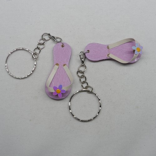 N°4 porte clés tong   violet clair mauve bride blanche petite fleur violette n°5 à personnaliser ou pas