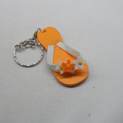 N°5 porte clés tong   orange bride blanche 3 petites fleurs n°11  à personnaliser ou pas