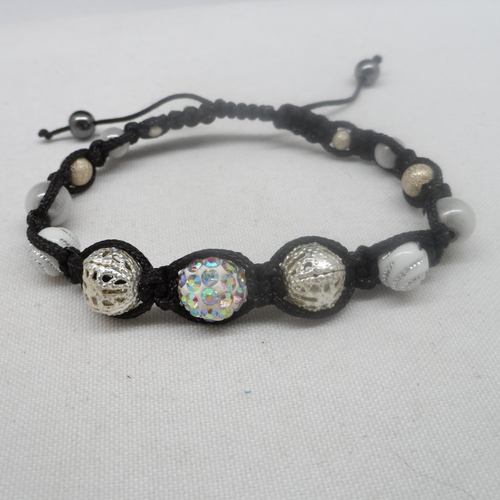 N°76 bracelet  shamballa perles strass blanche  cordelette noir n°45