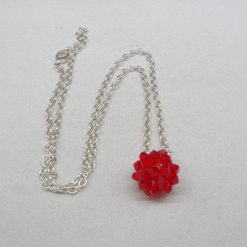 N°79 collier pendentif boule en cristal de swarovski rouge n°3