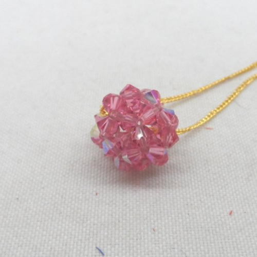 N°79 collier pendentif boule en cristal de swarovski  rose n°15