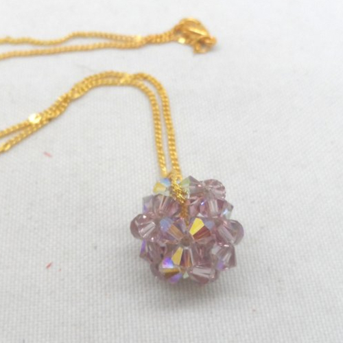 N°79 collier pendentif boule en cristal de swarovski violet clair n°16