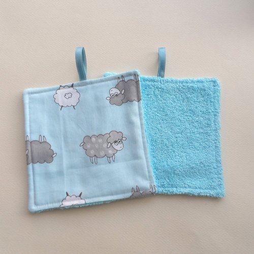 N°6  2 lingettes  bébé lavables une face coton mouton  fond et une face éponge et lien  bleu