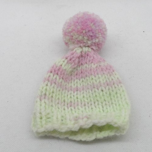 N°2  bonnet à pompon en laine rose vert beige adorable couvre-œufs