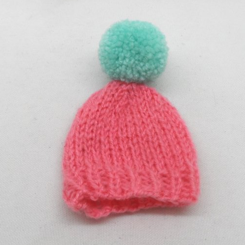 N°2  bonnet à pompon en laine vert turquoise et rose foncé adorable couvre-œufs