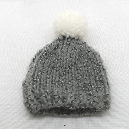N°2  bonnet à pompon en laine gris noir blanche et blanc adorable couvre-œufs