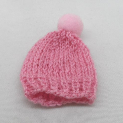 N°2  bonnet à pompon en laine rose   adorable couvre-œufs