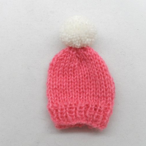N°2  bonnet à pompon en laine blanche et rose n°1  adorable couvre-œufs