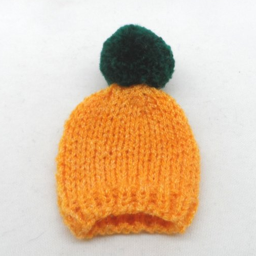 N°2  bonnet à pompon en laine orange et vert  adorable couvre-œufs