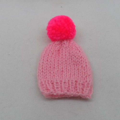 N°2  bonnet à pompon en laine fuchsia et rose adorable couvre-œufs