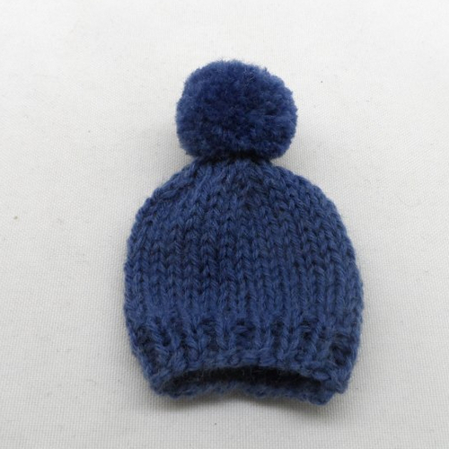 N°2  bonnet à pompon en laine bleu foncé  adorable couvre-œufs